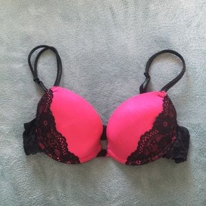 Pink lace padded bra 32a
